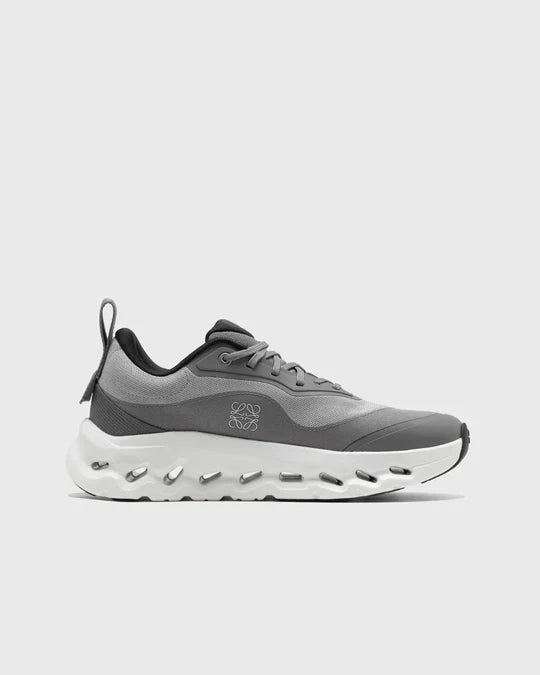 “LOEWE x On Cloudtilt running grey”